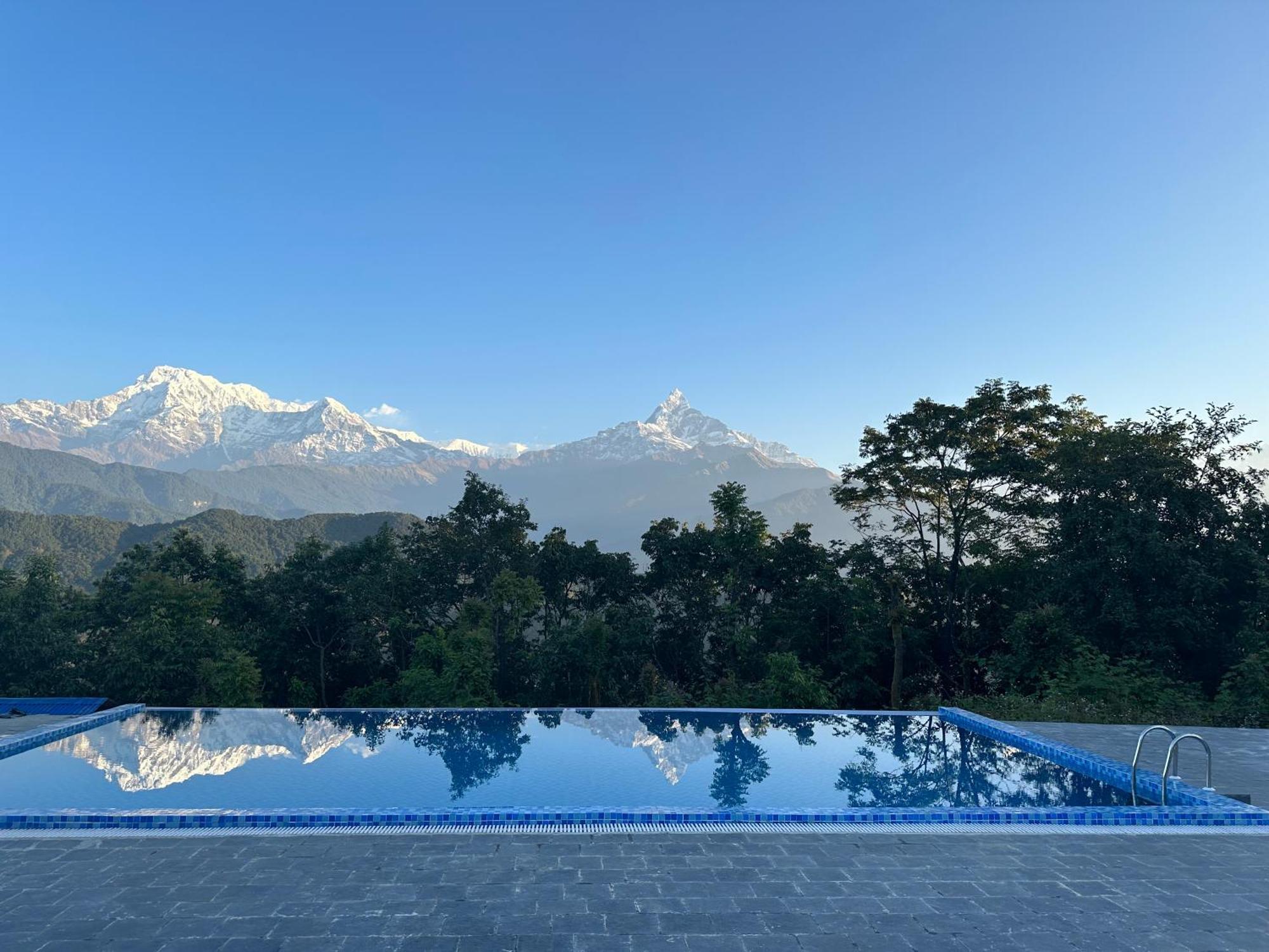 Himalayan Deurali Resort Покхара Екстер'єр фото