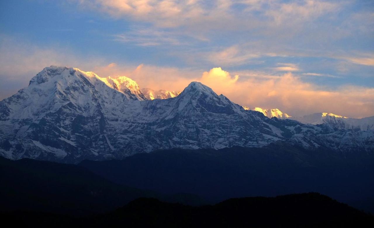 Himalayan Deurali Resort Покхара Екстер'єр фото