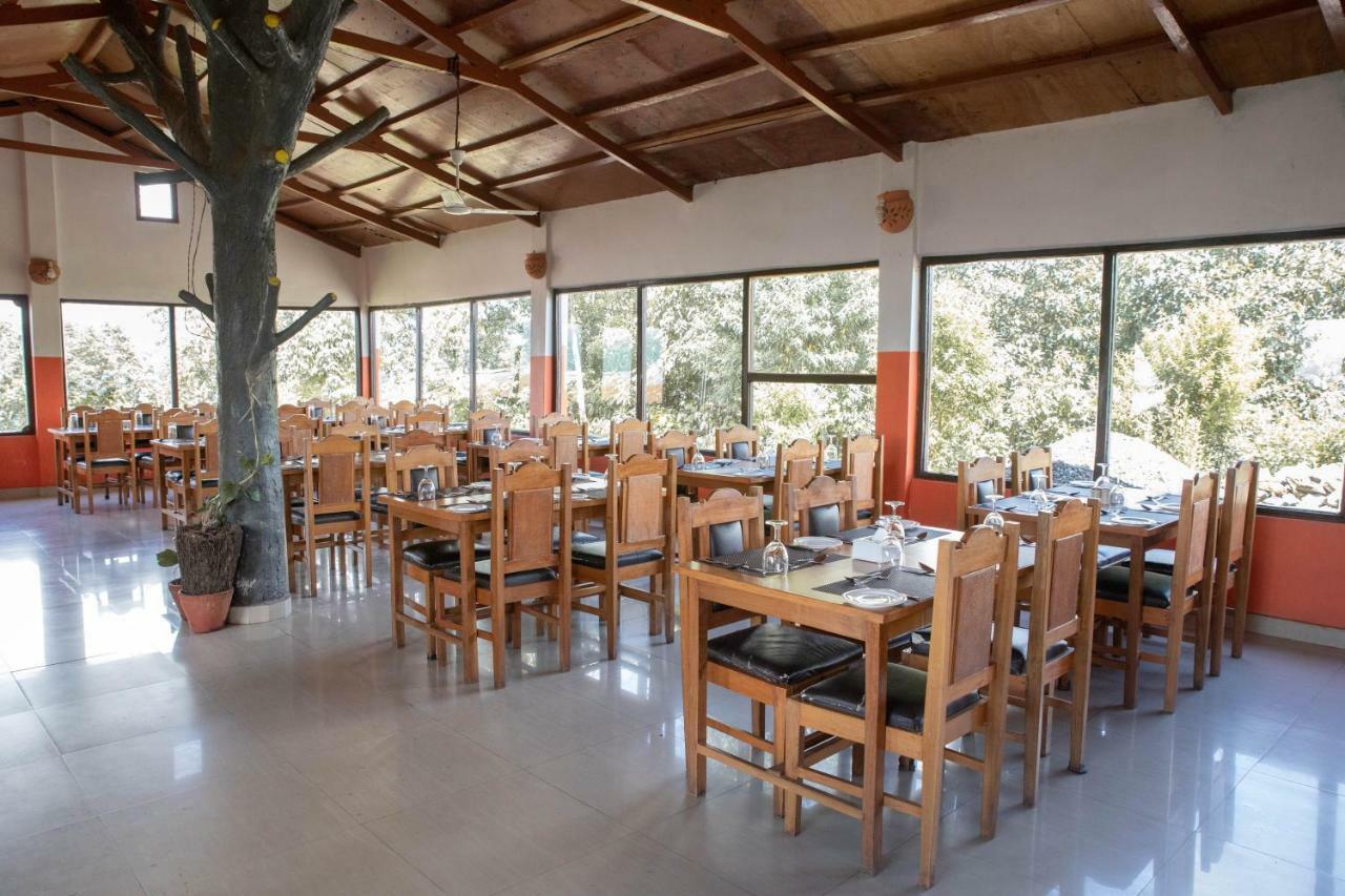 Himalayan Deurali Resort Покхара Екстер'єр фото