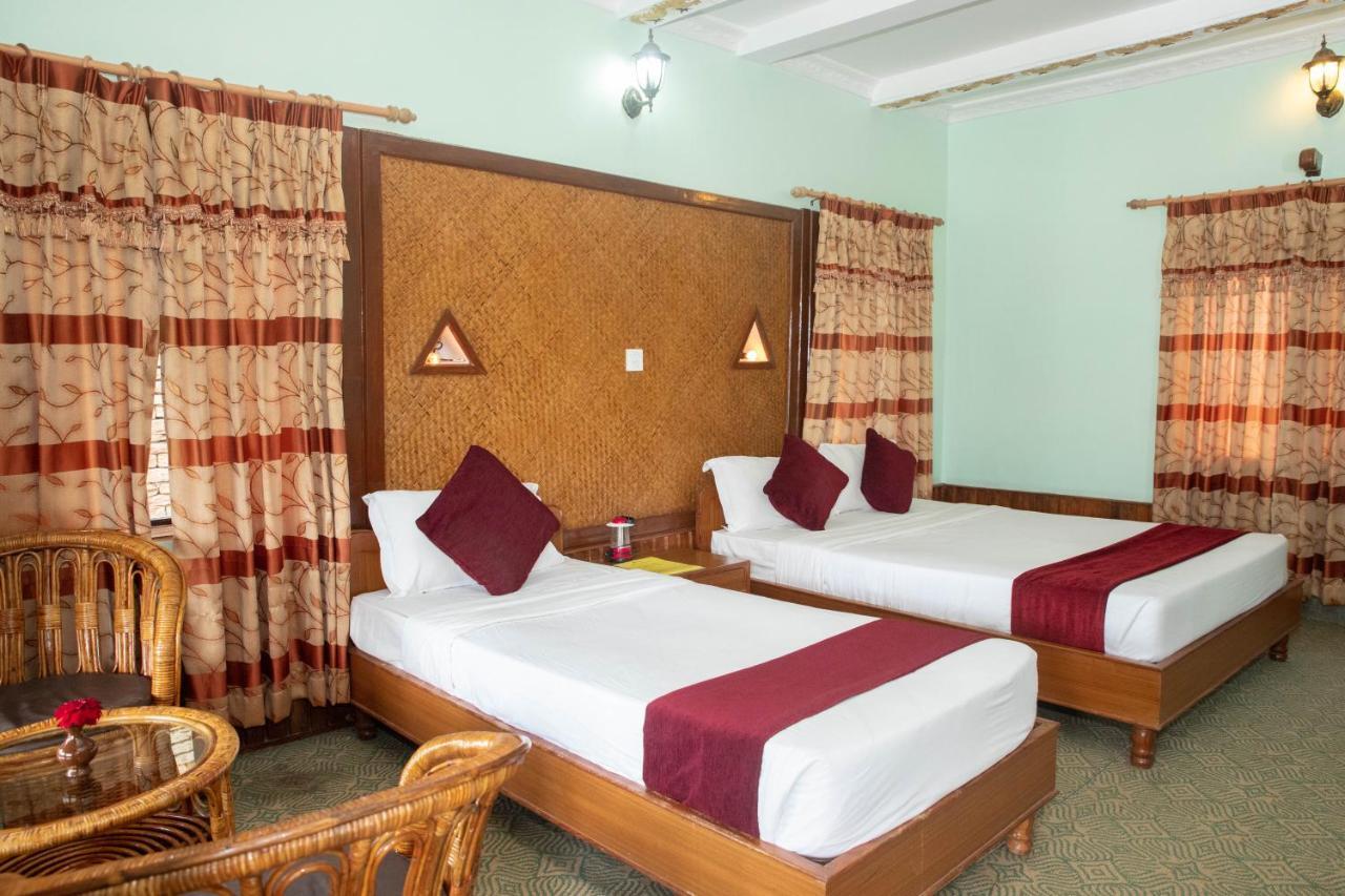 Himalayan Deurali Resort Покхара Екстер'єр фото